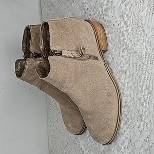 Blondo Liam waterproof taupe tan suede zip up ankle booties boots sz 7